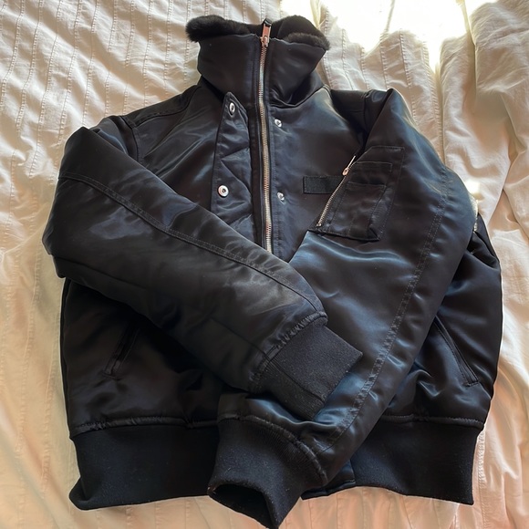 Gap Bomber - Picture 5 of 15